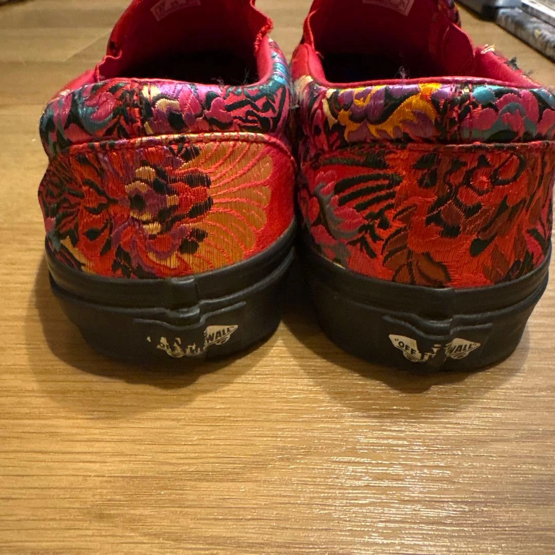 【最終値下げ】VANS スリッポン レッド 花柄 刺繍 26.5 良品の写真6枚目