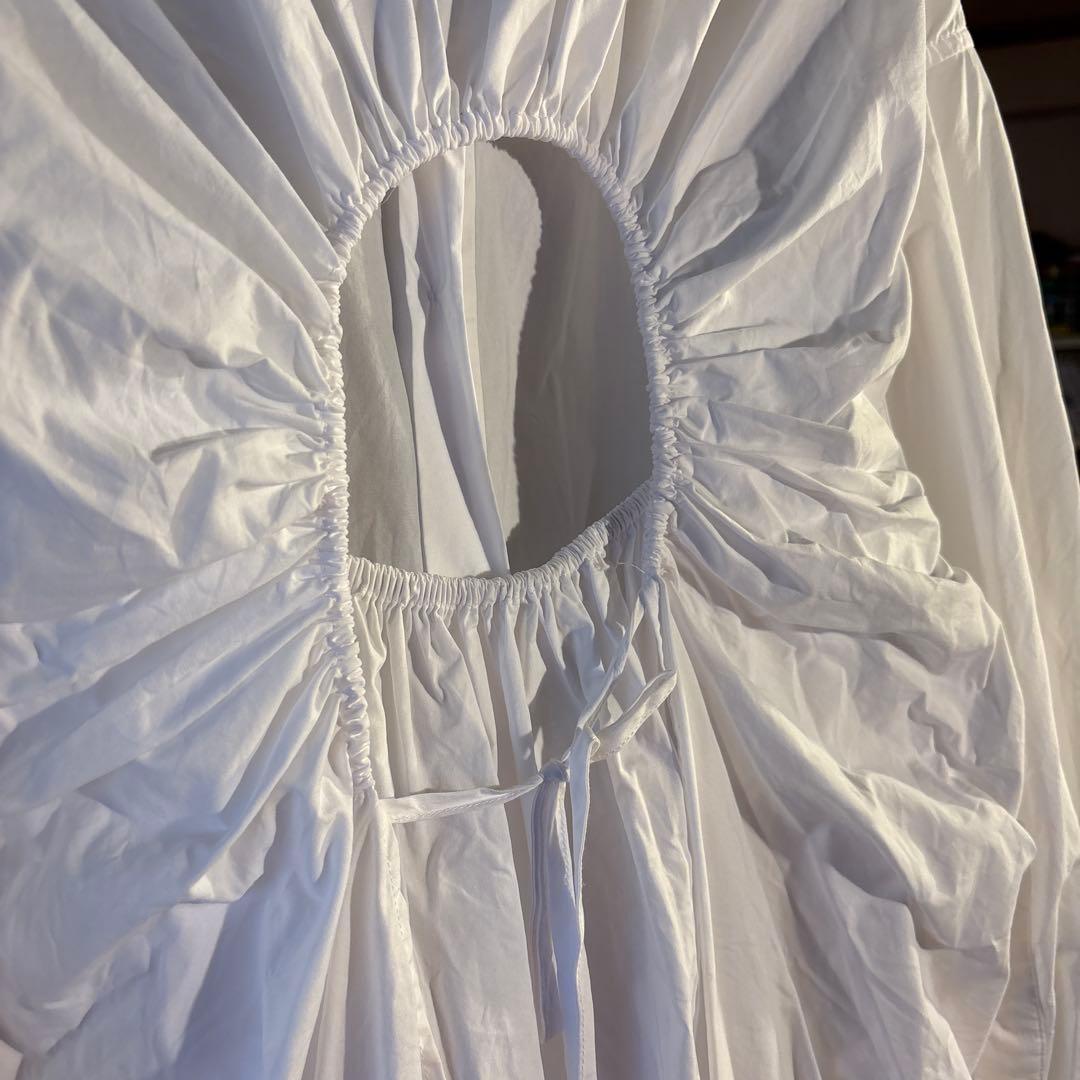 【最終値下げ】ZARA 白シャツ L コットン100％ バックギャザー 長袖の写真3枚目