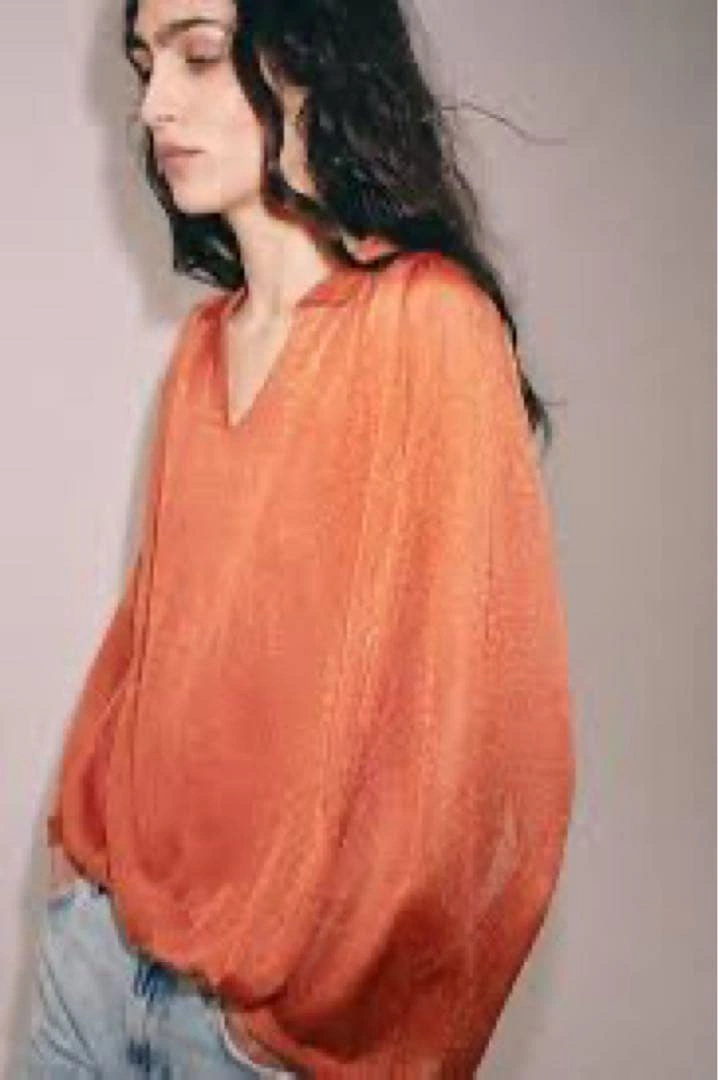 【値下げ】ZARA ポロネック 長袖ブラウス オレンジの写真2枚目