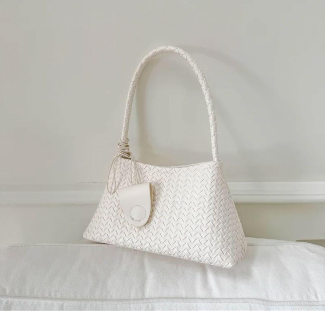 新品 メッシュ編み ショルダーバッグ ホワイト