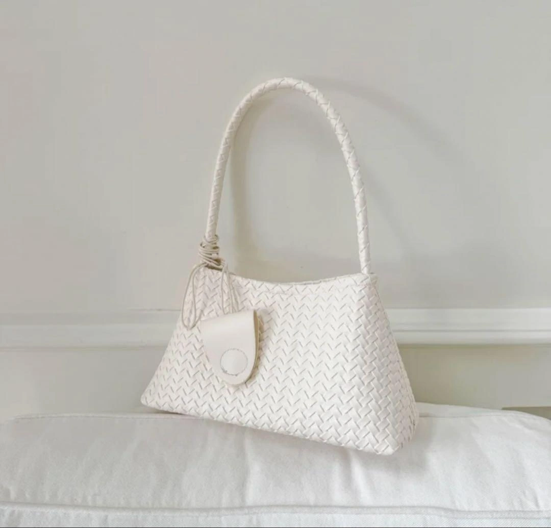 新品 メッシュ編み ショルダーバッグ ホワイト