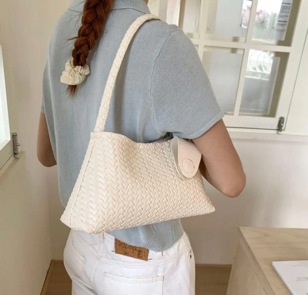 新品 メッシュ編み ショルダーバッグ ホワイトの写真2枚目
