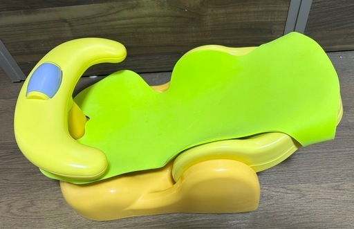 Aprica アップリカ ベビーバスチェア イエロー グリーン 新生児から2歳くらいまでの写真3枚目