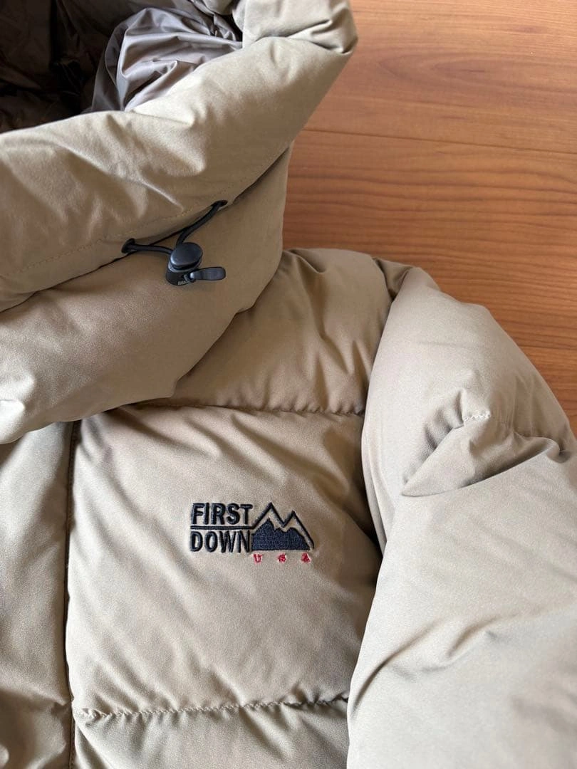 FIRST DOWN ダウンジャケット ベージュXLの写真2枚目