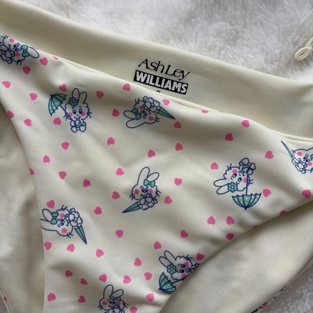 Ashely Williams Bunny Bikiniの写真4枚目
