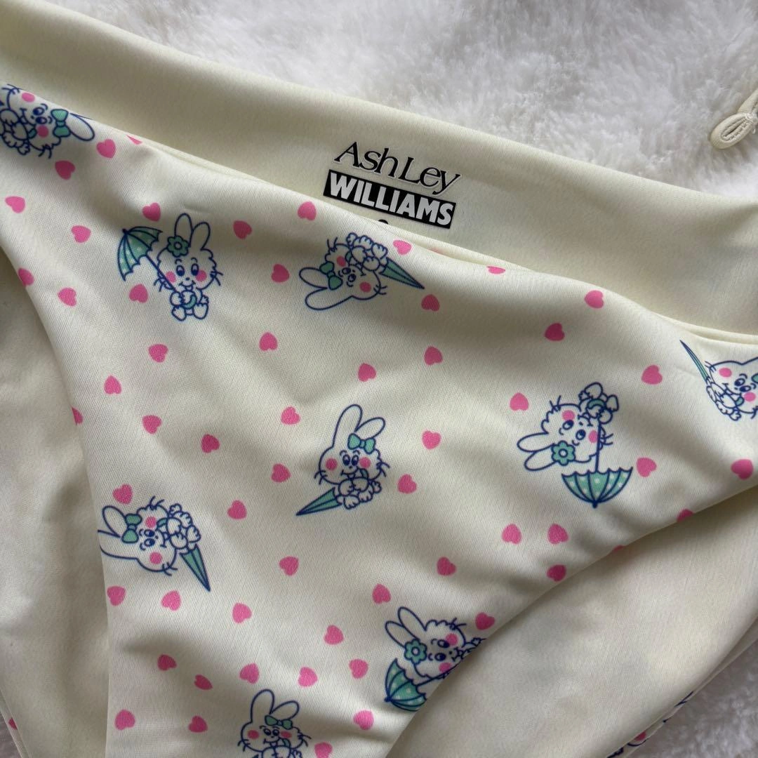 Ashely Williams Bunny Bikiniの写真4枚目