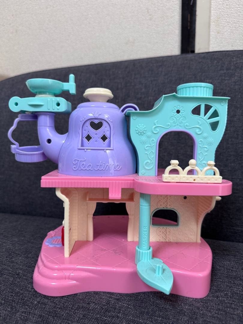 コタマ ティータイム ハウス ティーポット型プレイセット（フィギュア付き）の写真2枚目