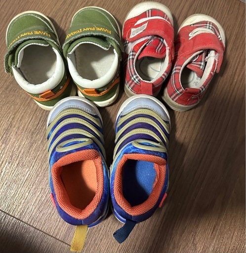 お子様用のスニーカー3足セット　　13cmの写真3枚目