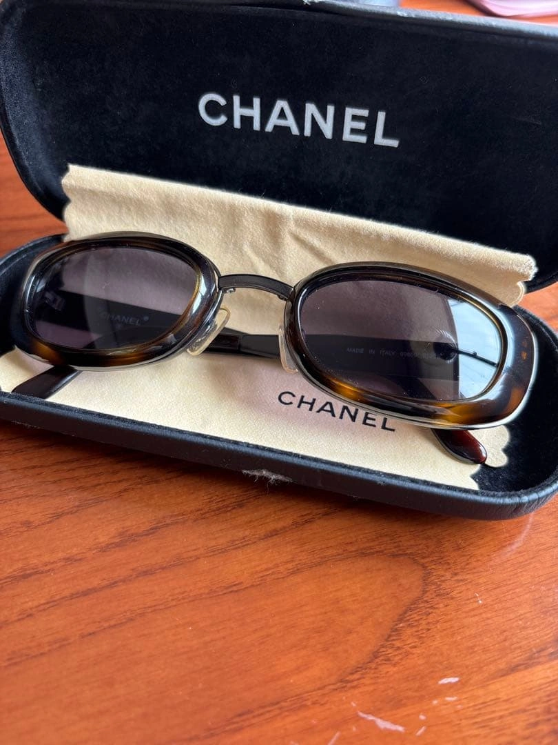 【最終値下げ】レア!ケース付き!CHANEL サングラス べっ甲柄の写真2枚目