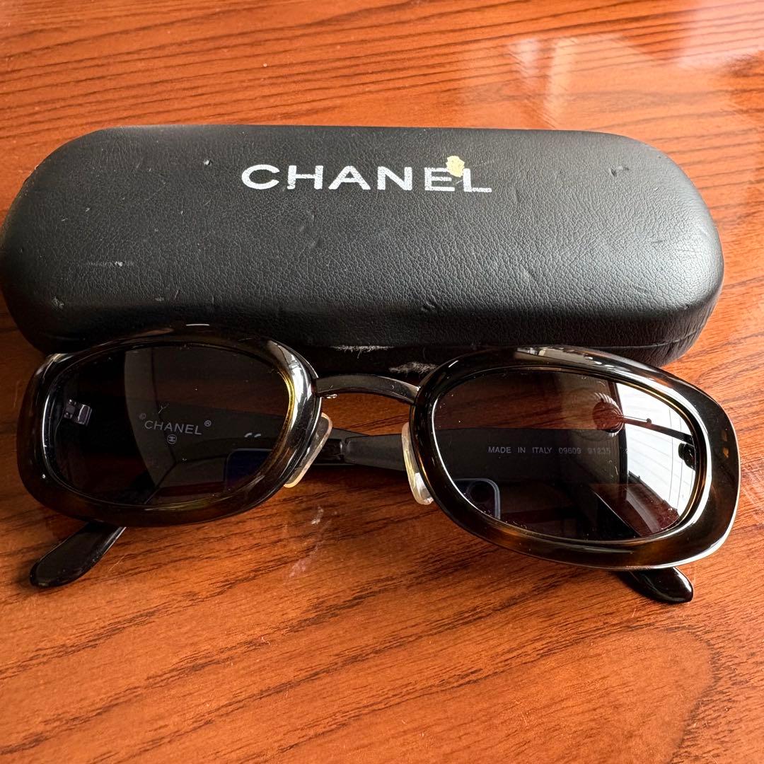 【最終値下げ】レア！ケース付き！CHANEL サングラス べっ甲柄の写真3枚目