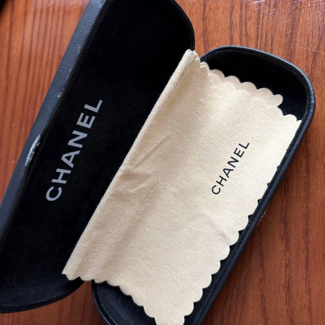 【最終値下げ】レア!ケース付き!CHANEL サングラス べっ甲柄の写真9枚目