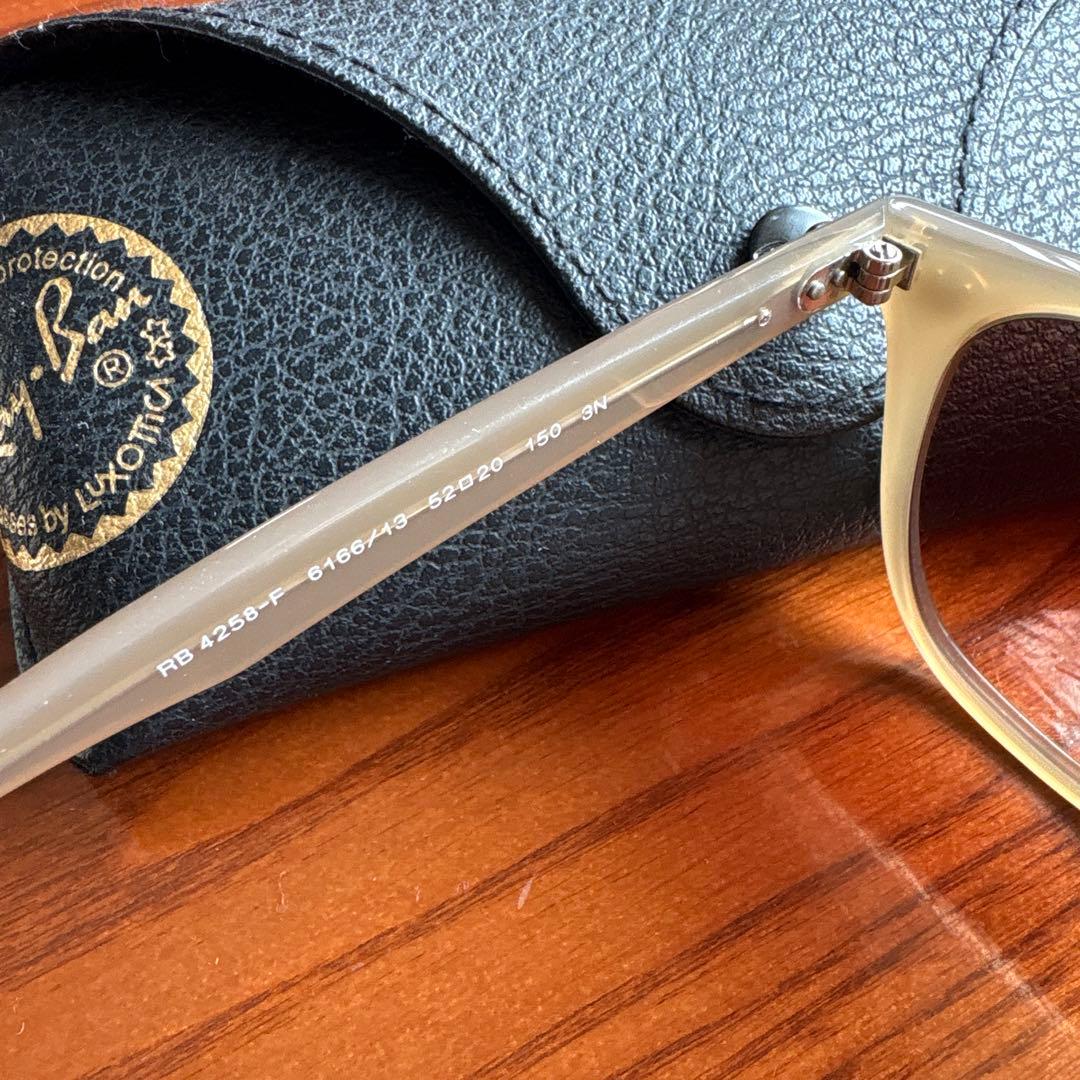 【最終値下げ！ケース付】Ray-Ban レイバン サングラス ベージュの写真4枚目