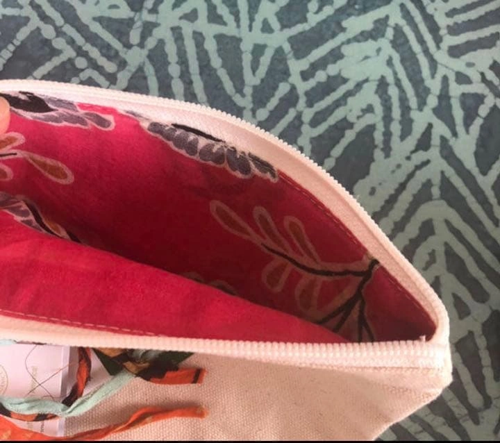 【新品】 Hawaii ホールフーズ ポーチの写真2枚目