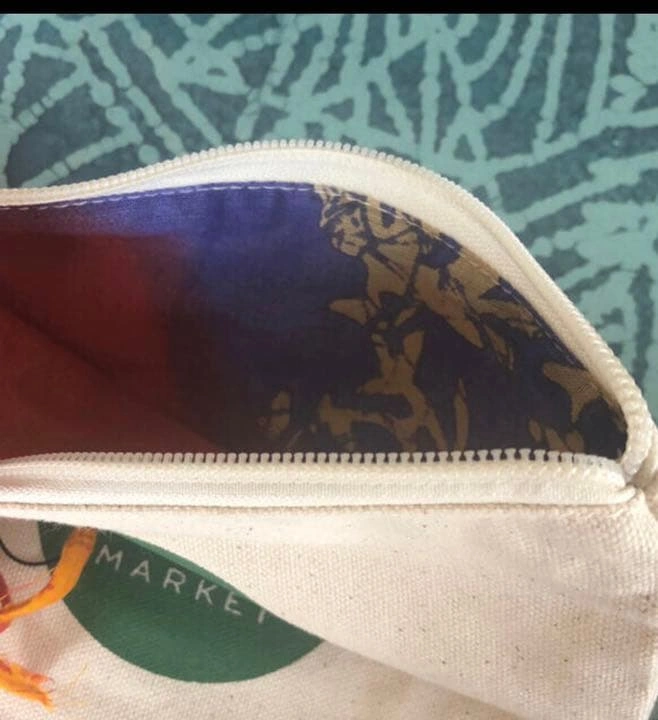 【新品】 Hawaii ホールフーズ ポーチの写真2枚目