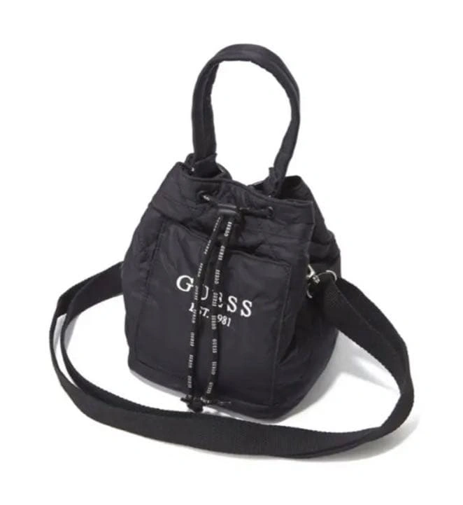【新品未使用品】GUESS 巾着2wayバッグの写真5枚目