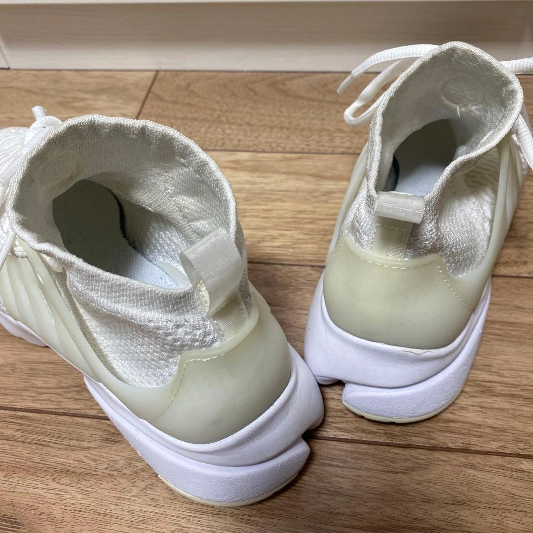 NIKE AIR PRESTO FLYKNIT ホワイト スニーカーの写真2枚目