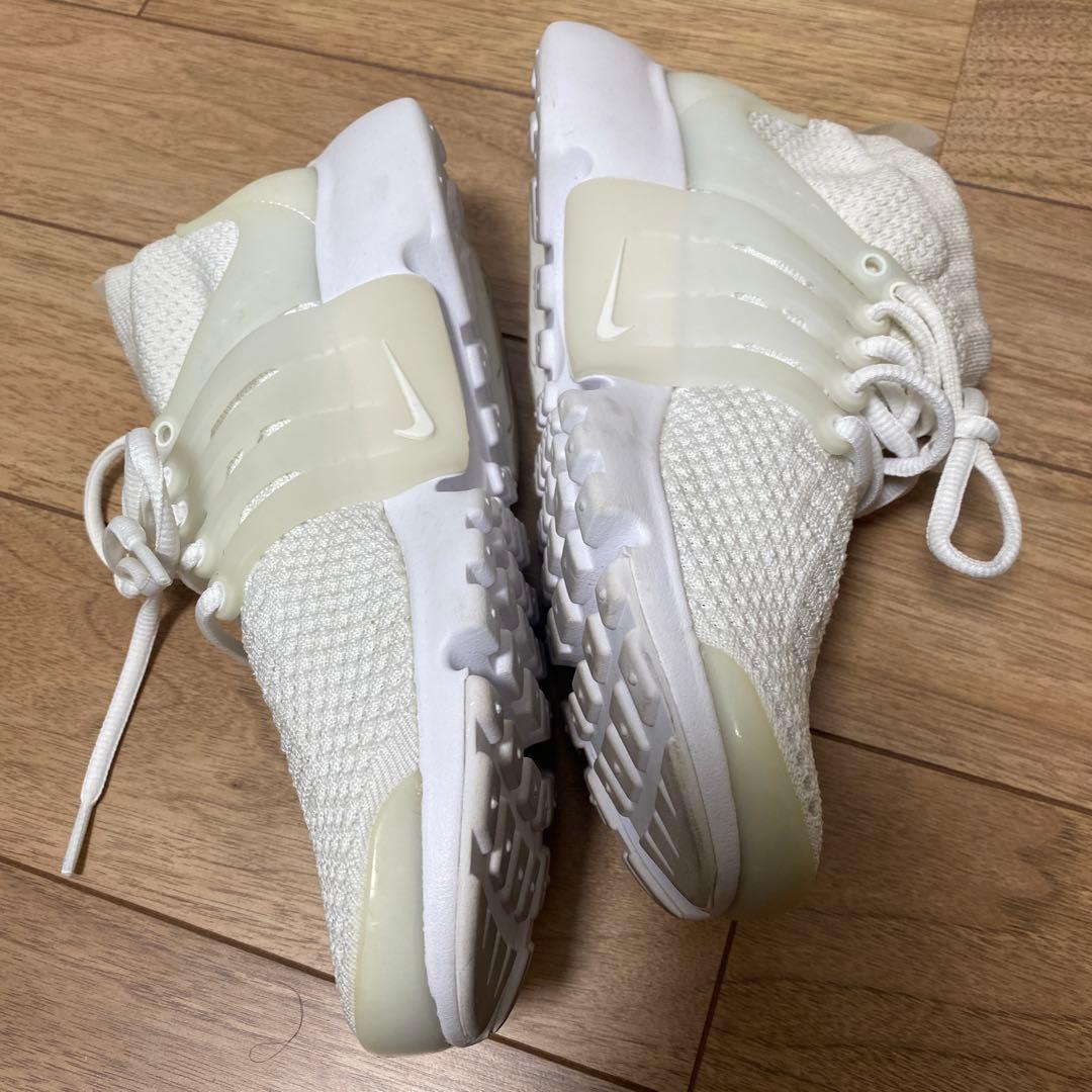 NIKE AIR PRESTO FLYKNIT ホワイト スニーカーの写真4枚目