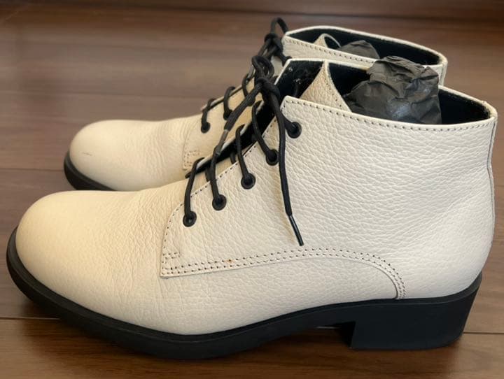 [未使用] agnes b レースアップショートブーツ　24.5cmの写真2枚目