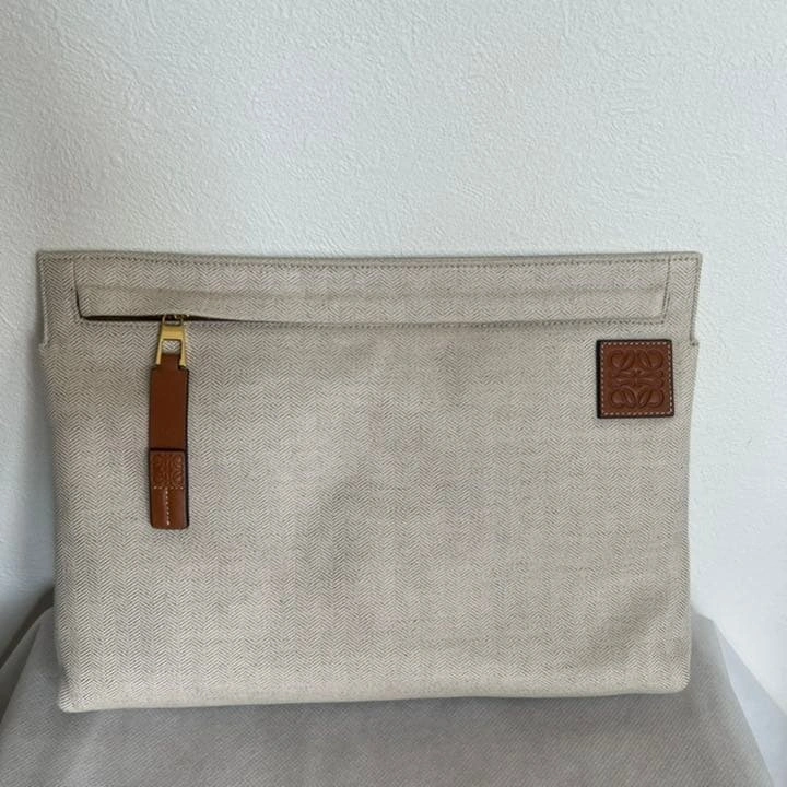 【未使用】LOEWE Tポーチ コットンキャンバスの写真2枚目
