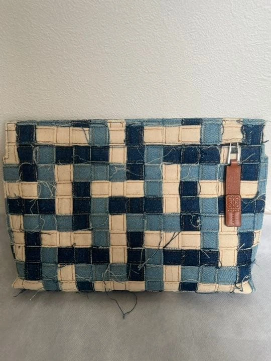 【未使用】LOEWE Tポーチ パッチワークデニムの写真2枚目