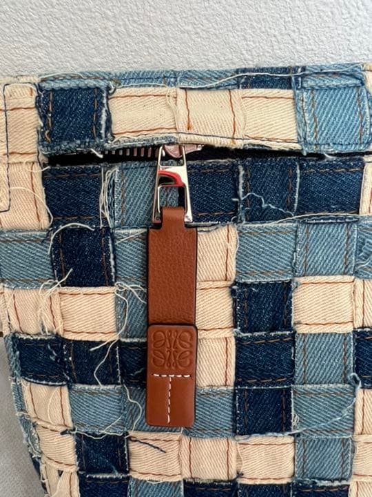 【未使用】LOEWE Tポーチ パッチワークデニムの写真5枚目