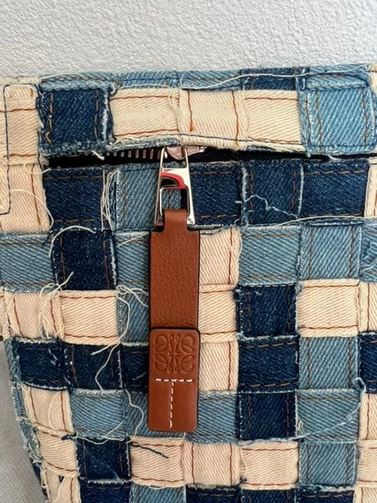 【未使用】LOEWE Tポーチ パッチワークデニムの写真5枚目