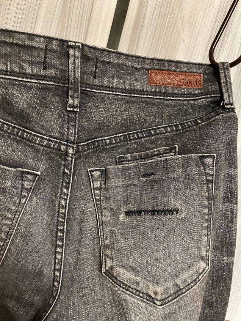 【完売品！極美品】ヤヌーク RUTH スリムテーパード グレー 23 Sの写真3枚目