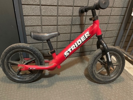 ストライダー STRIDER クラシックモデル レッド 中古　赤