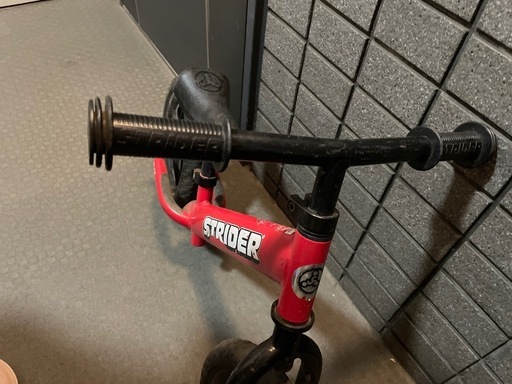 ストライダー STRIDER クラシックモデル レッド 中古　赤の写真3枚目