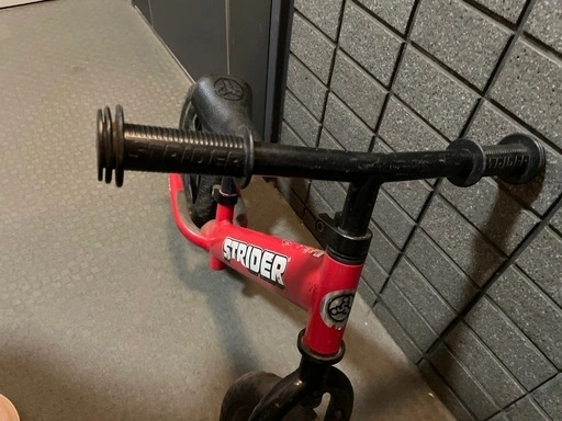 ストライダー STRIDER クラシックモデル レッド 中古 赤の写真3枚目
