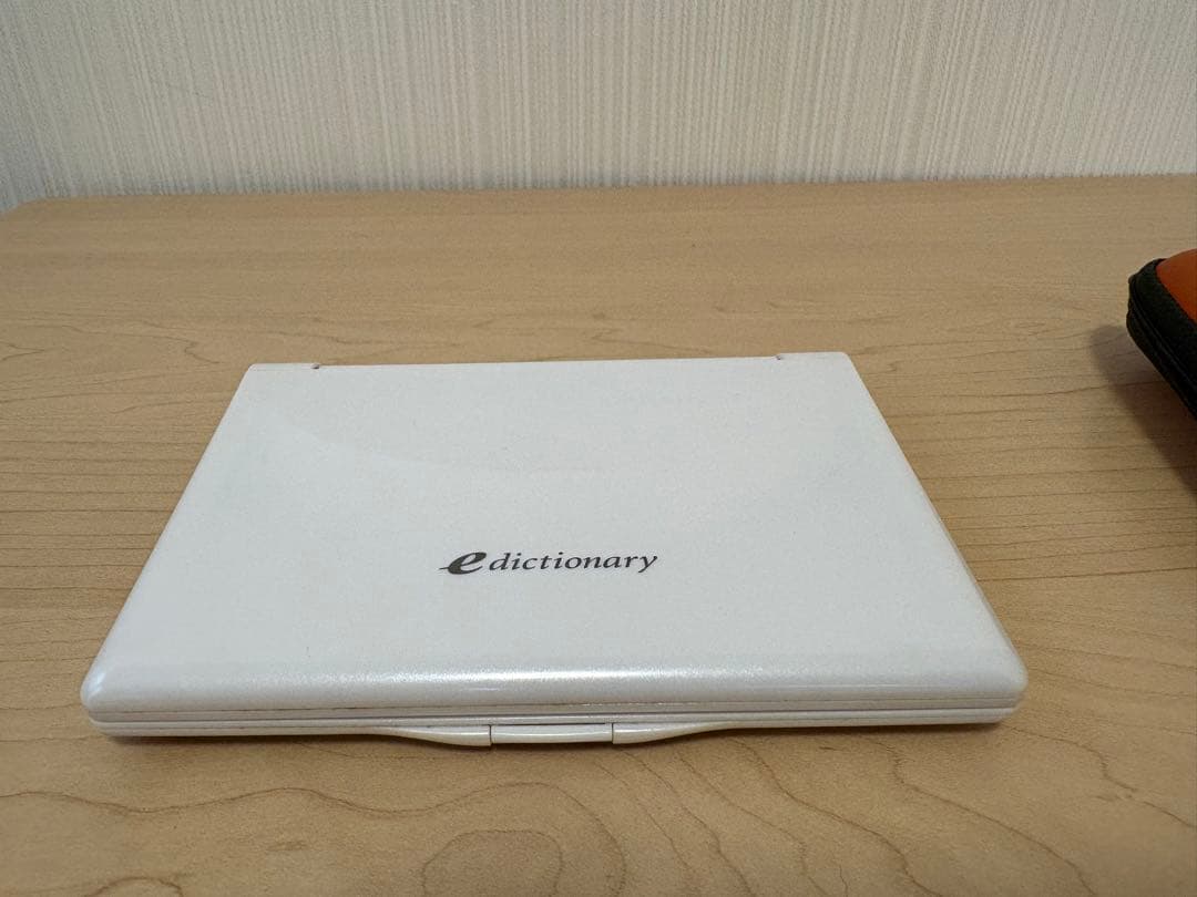 SHARP 電子辞書 e-dictionary ホワイト ケース付きの写真2枚目