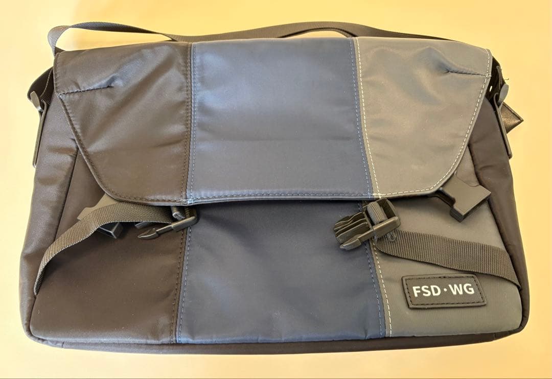 FSD・WG メッセンジャーバッグ グレー系