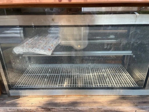 業務用冷蔵ショーケースの写真2枚目