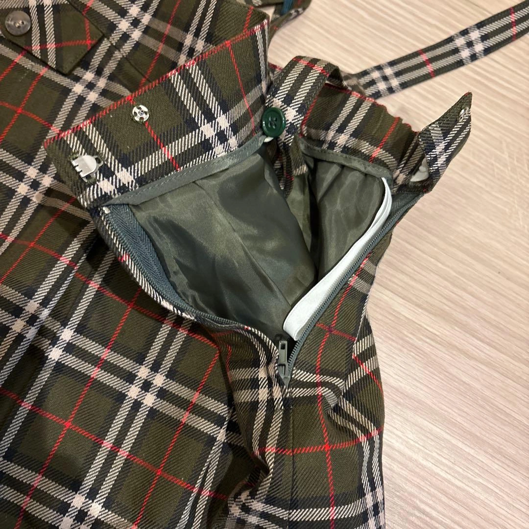 Burberrys サスペンダー付きチェックスカートの写真4枚目