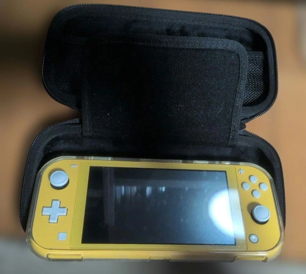 Nintendo Switch Lite イエロー初期化済みの写真2枚目