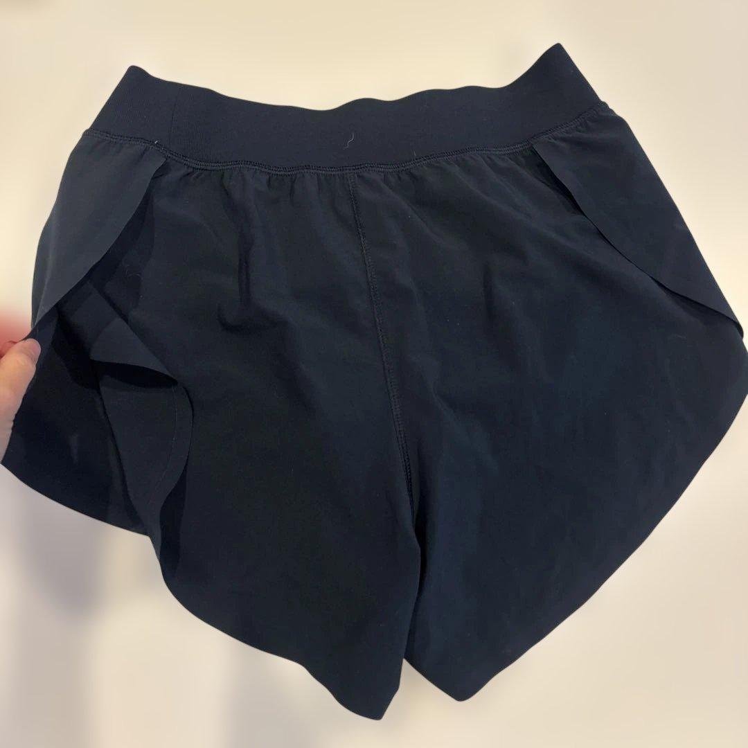 アメリカで購入　ヨガショートパンツ ネイビーの写真2枚目