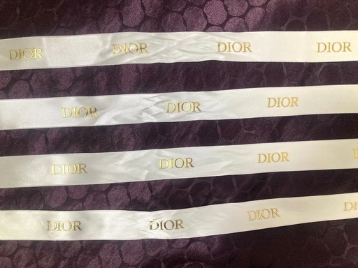 DIOR ディオール 白サテン&金色文字 リボン 4本 手芸材料 インテリア小物の写真2枚目