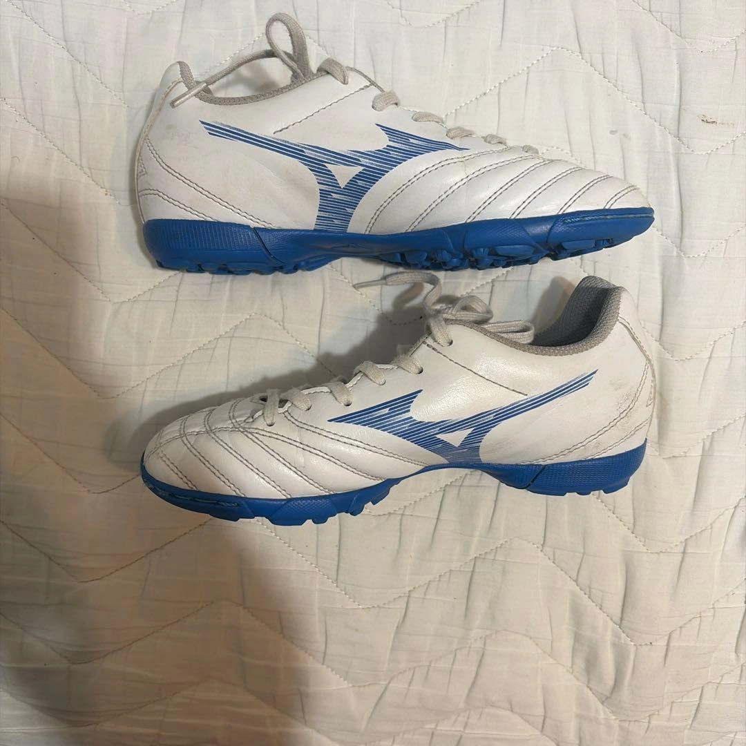 MIZUNO サッカー トレーニングシューズ ホワイト ブルーの写真2枚目