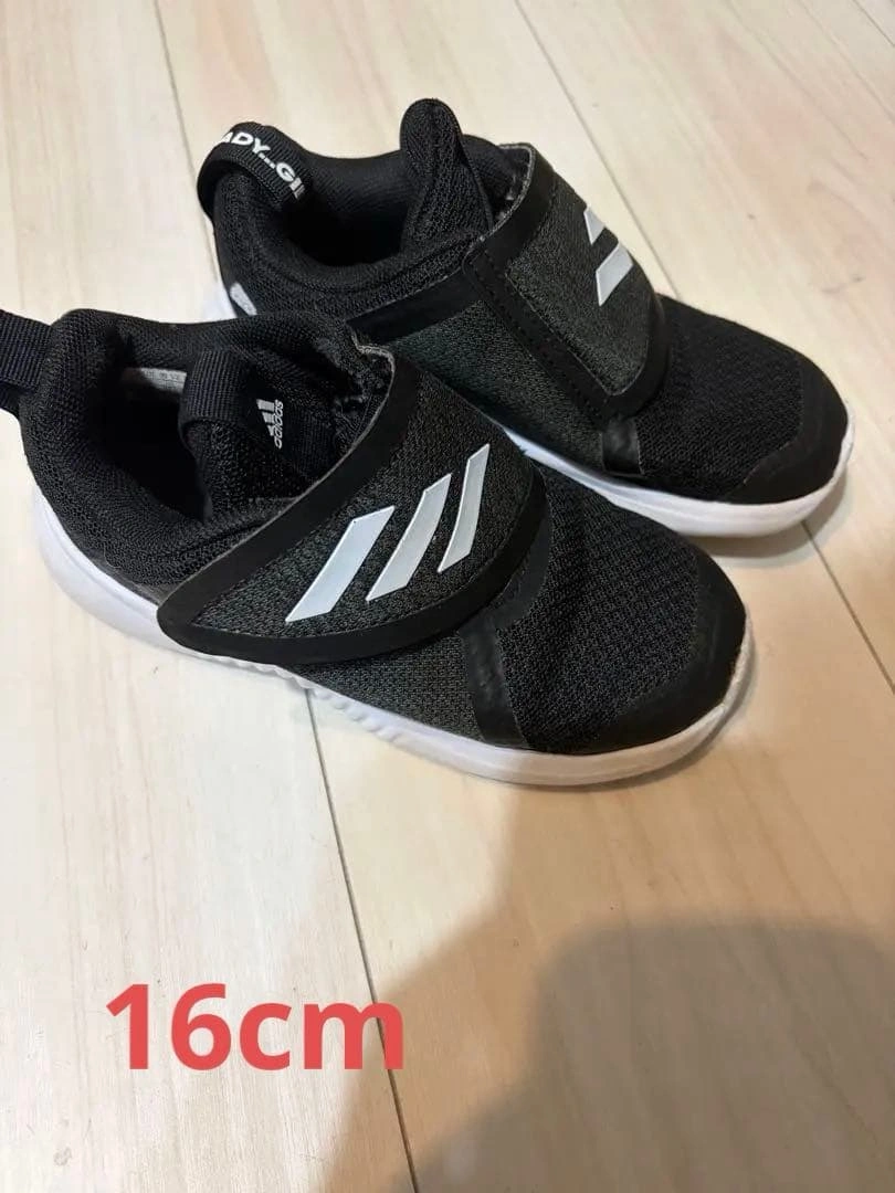 adidas キッズ スニーカー ブラック16cm