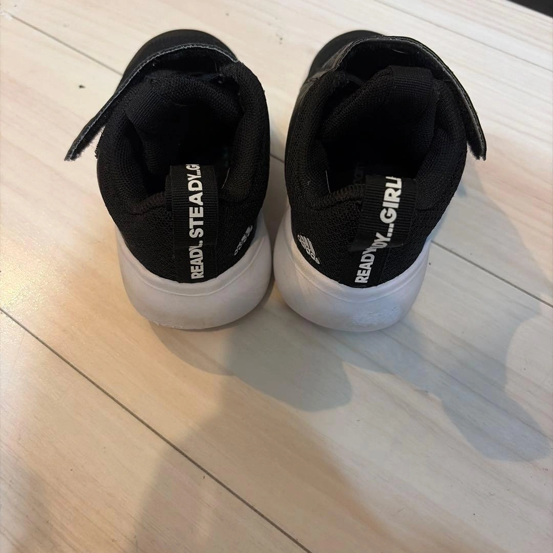 adidas キッズ スニーカー ブラック16cmの写真2枚目
