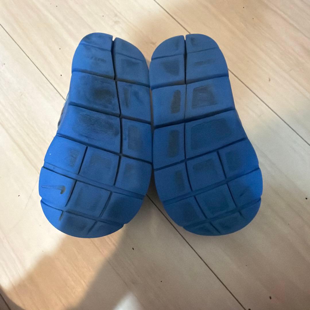 NIKE キッズ スニーカー ブルーの写真4枚目