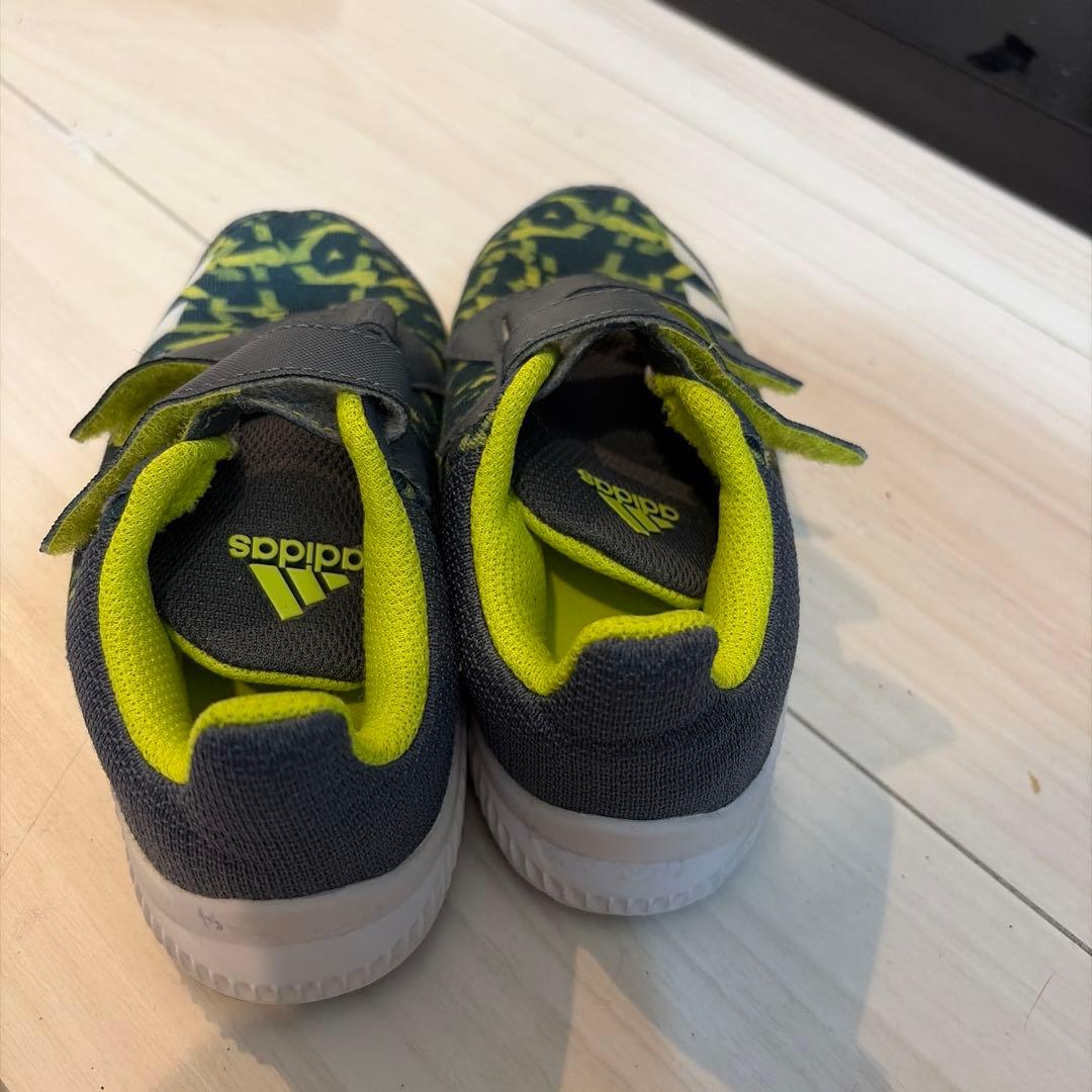 adidas キッズ スニーカー グレー×イエロー15cmの写真3枚目