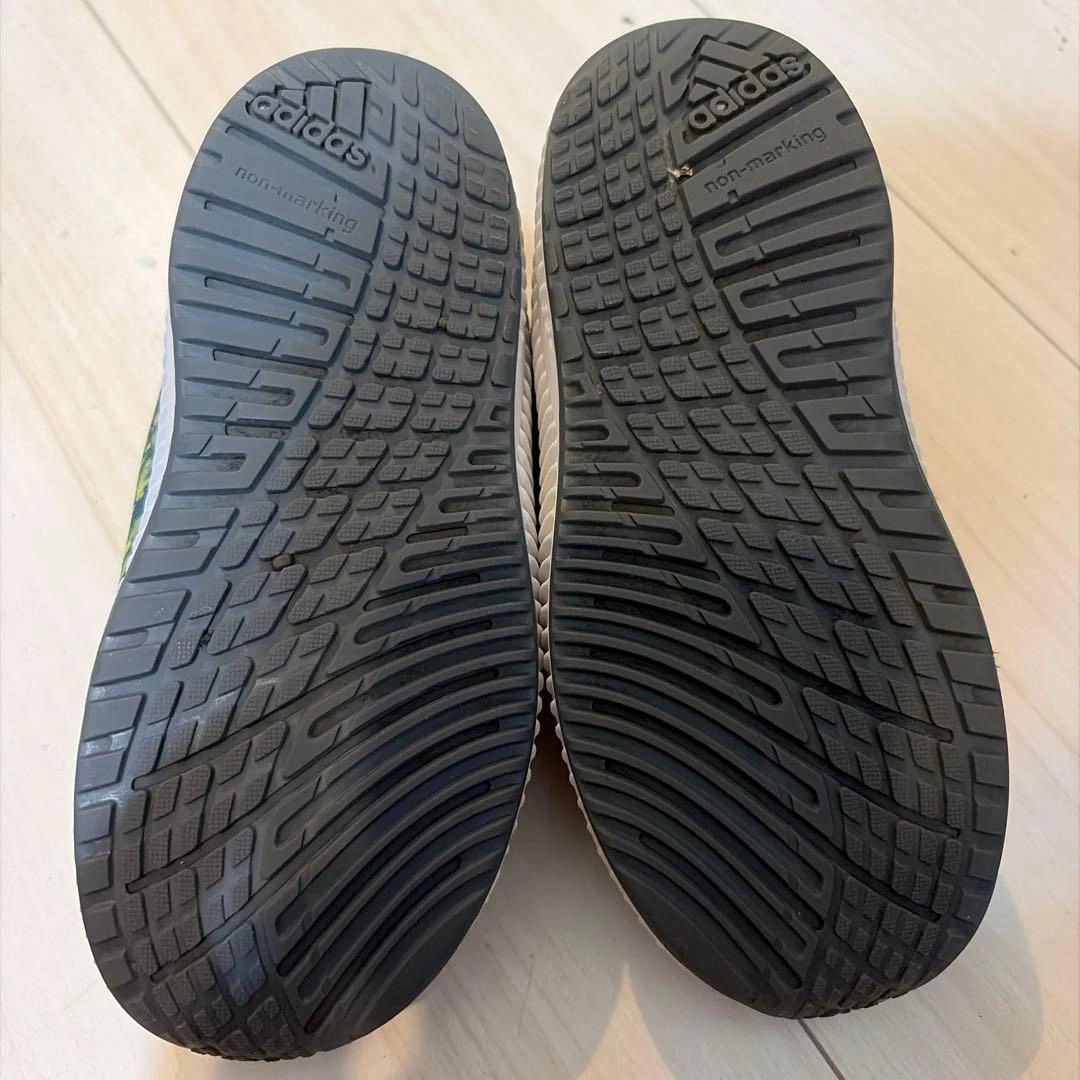 adidas キッズ スニーカー グレー×イエロー15cmの写真4枚目