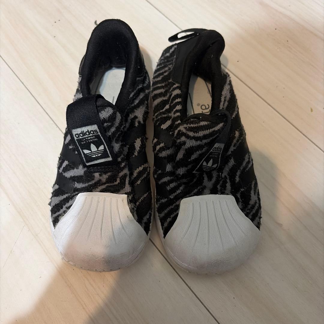 adidas キッズ スニーカー ゼブラ柄16cmの写真2枚目