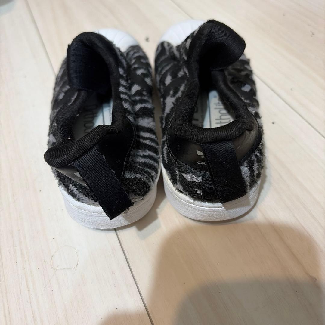 adidas キッズ スニーカー ゼブラ柄16cmの写真3枚目