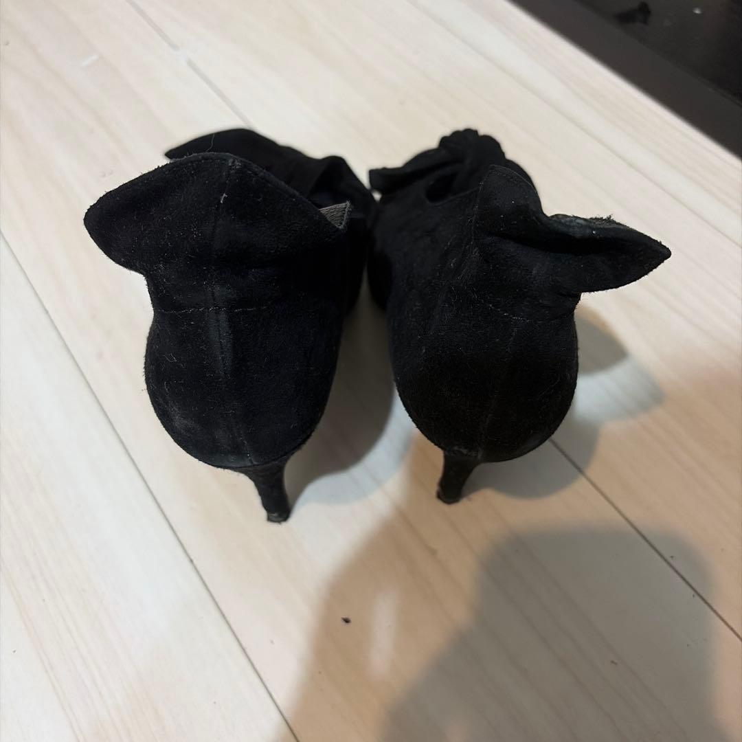 ブラック スエード リボン パンプス ハイヒールの写真3枚目