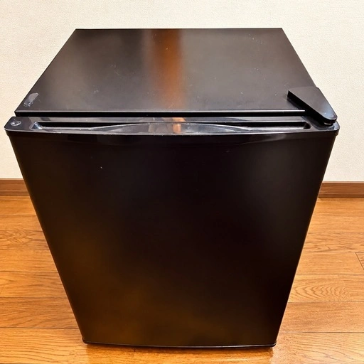 小型冷蔵庫 68L ブラック 2022年