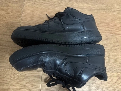 【10/1013時まで】 NIKE AIR FORCE 1 ブラック スニーカーの写真2枚目