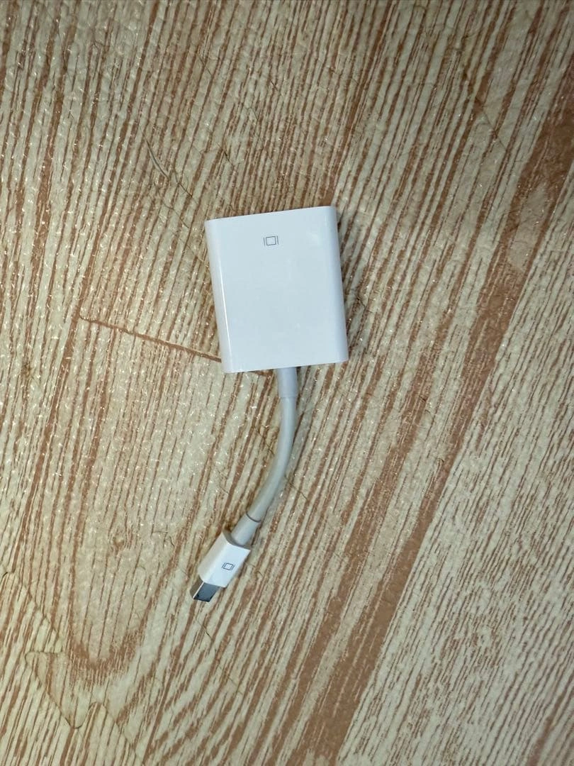 【純正・箱付】Apple Mini DisplayPort VGAアダプターの写真2枚目
