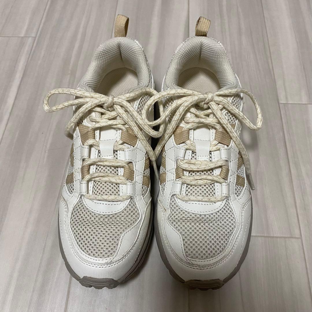 【美品】FILA スニーカー エバーグランドTR V3 23.5センチ ベージュの写真3枚目